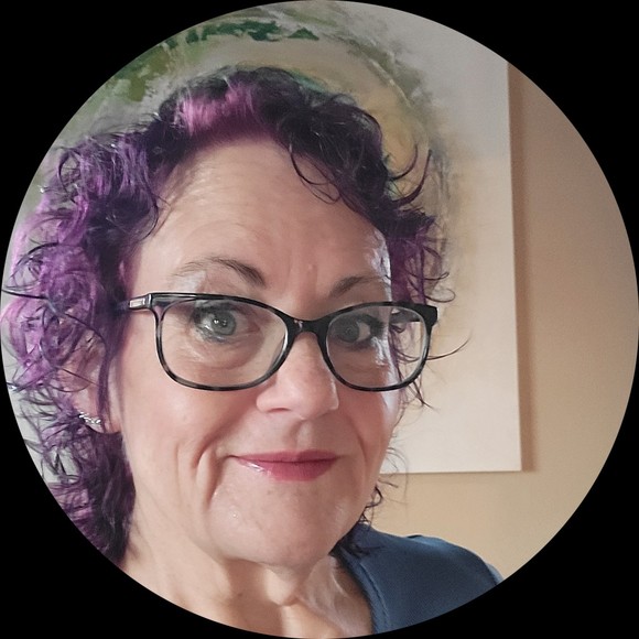 Poshmark profile picture for @stillness